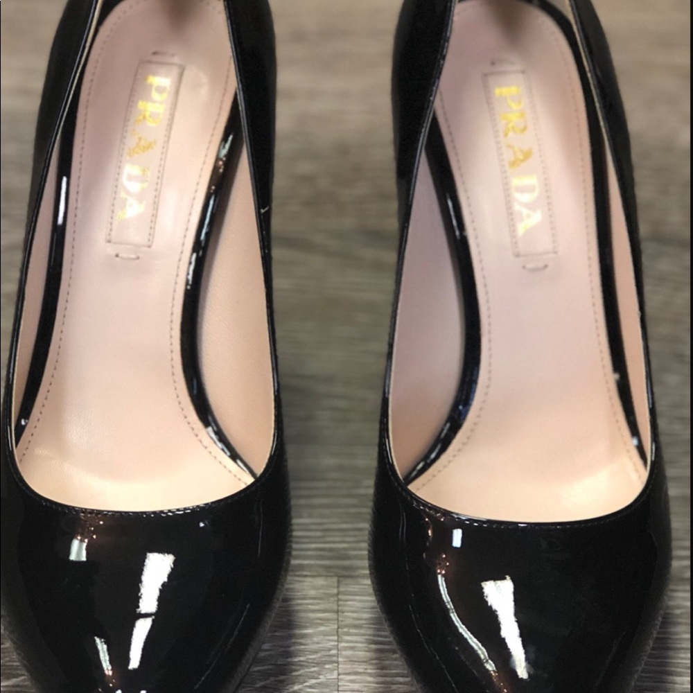 Women Prada shoe.